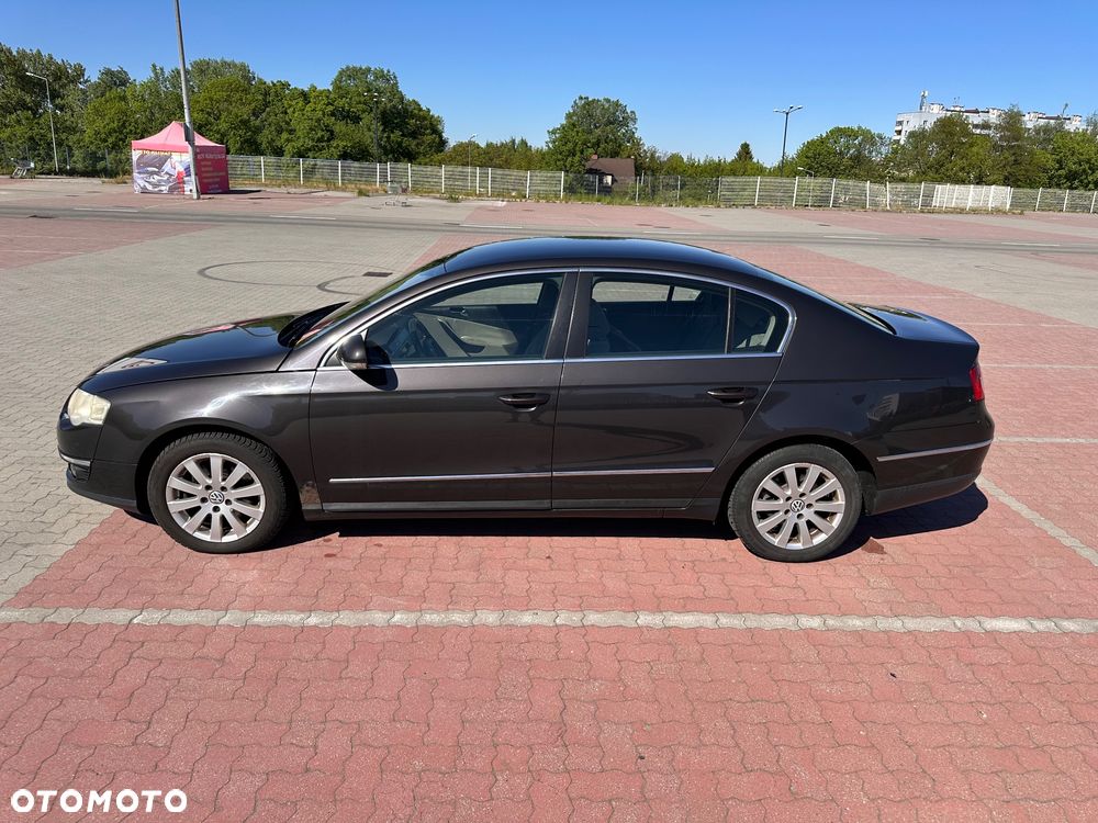Volkswagen Passat - 8