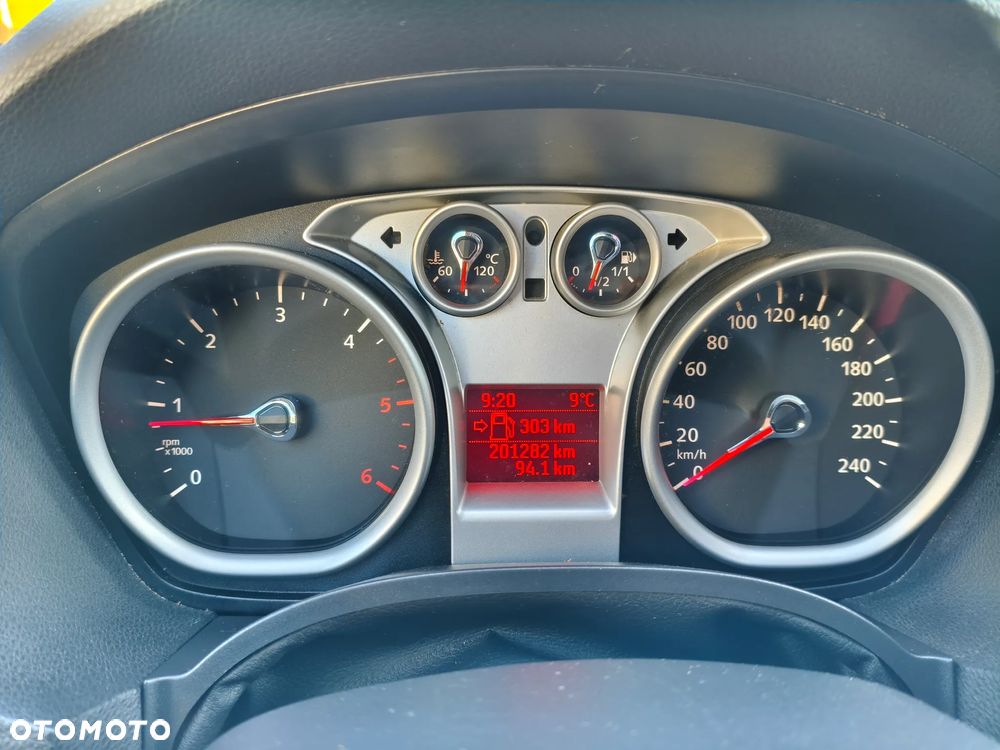 Ford Kuga 2.0 TDCi 2x4 Titanium - 14