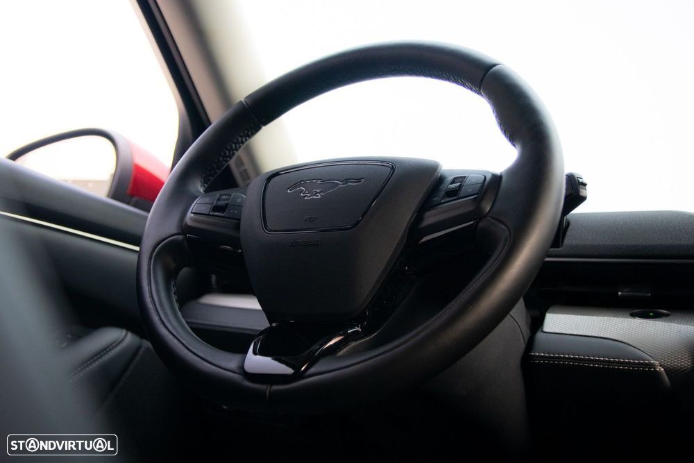 Ford Mustang Mach-E 75.7 kWh Premium AWD - 51