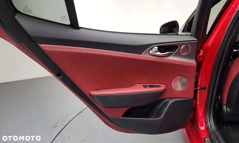 Kia Stinger 3.3 T-GDI V6 GT AWD - 12