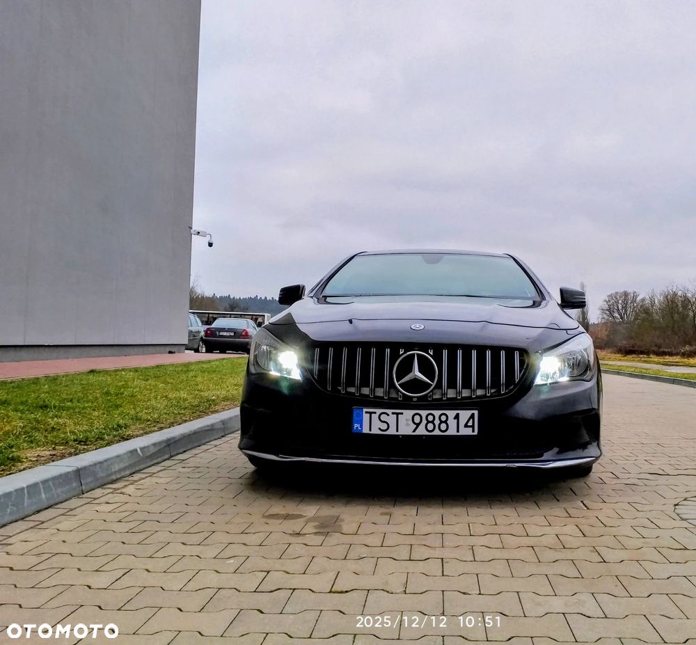 Mercedes-Benz CLA 250 4-Matic 7G-DCT - 2