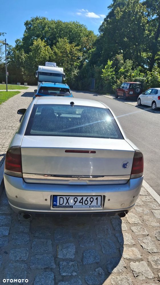 Opel Vectra 2.2 DTI Essentia - 4