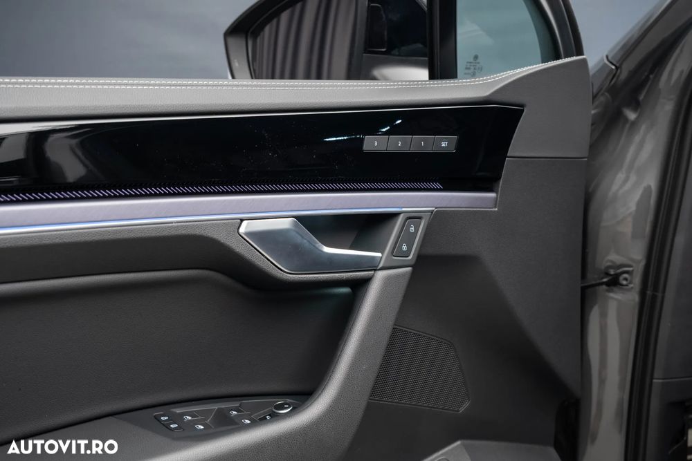 Volkswagen Touareg V6 TDI 4MOTION R-Line - 33