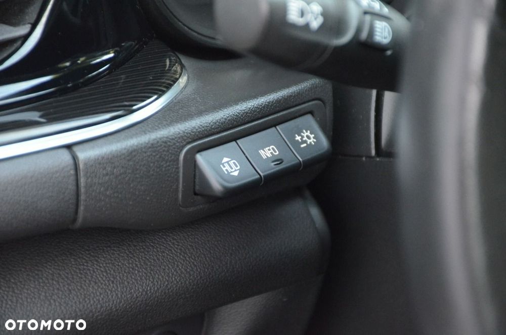 Opel Insignia - 21