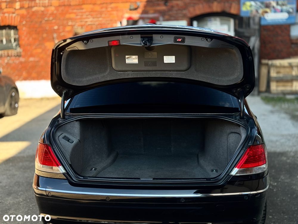 BMW Seria 7 750i L - 33