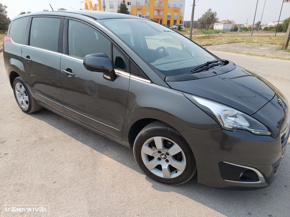 Peugeot 5008 1.6 HDi Allure J17 - 4