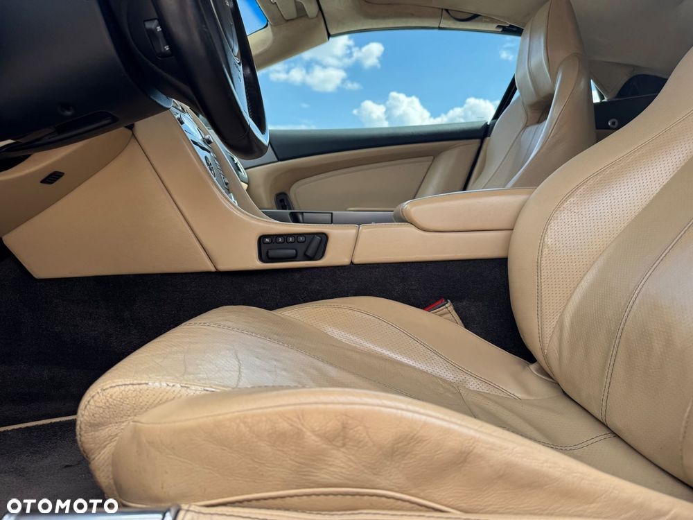 Aston Martin DB9 - 11