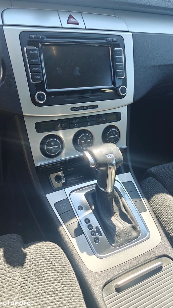 Volkswagen Passat 2.0 TDI DPF Sportline DSG - 9