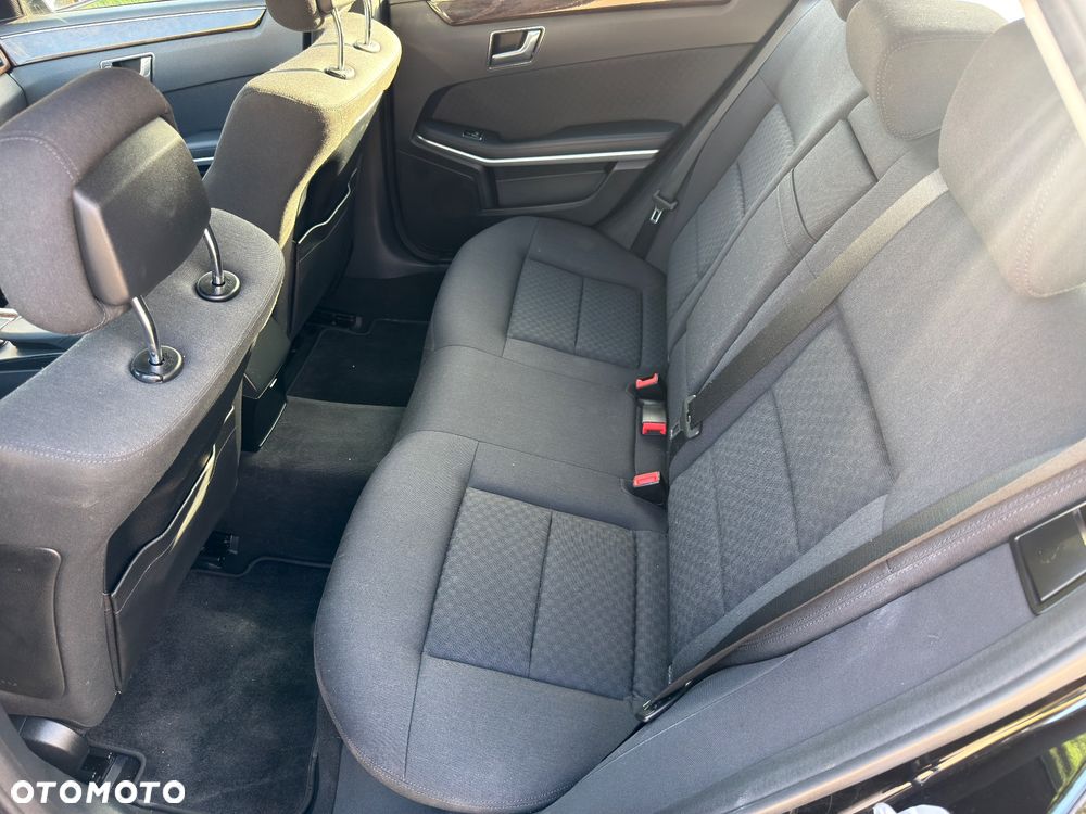 Mercedes-Benz Klasa E 220 CDI DPF BlueEFFICIENCY Automatik Elegance - 24