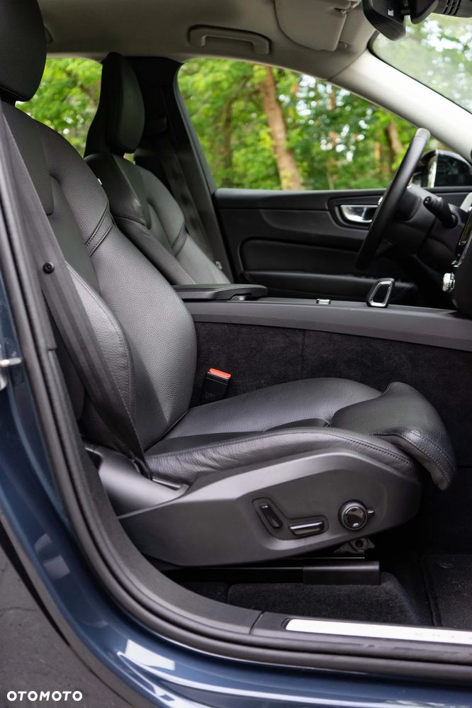 Volvo XC 60 B4 D Core - 14