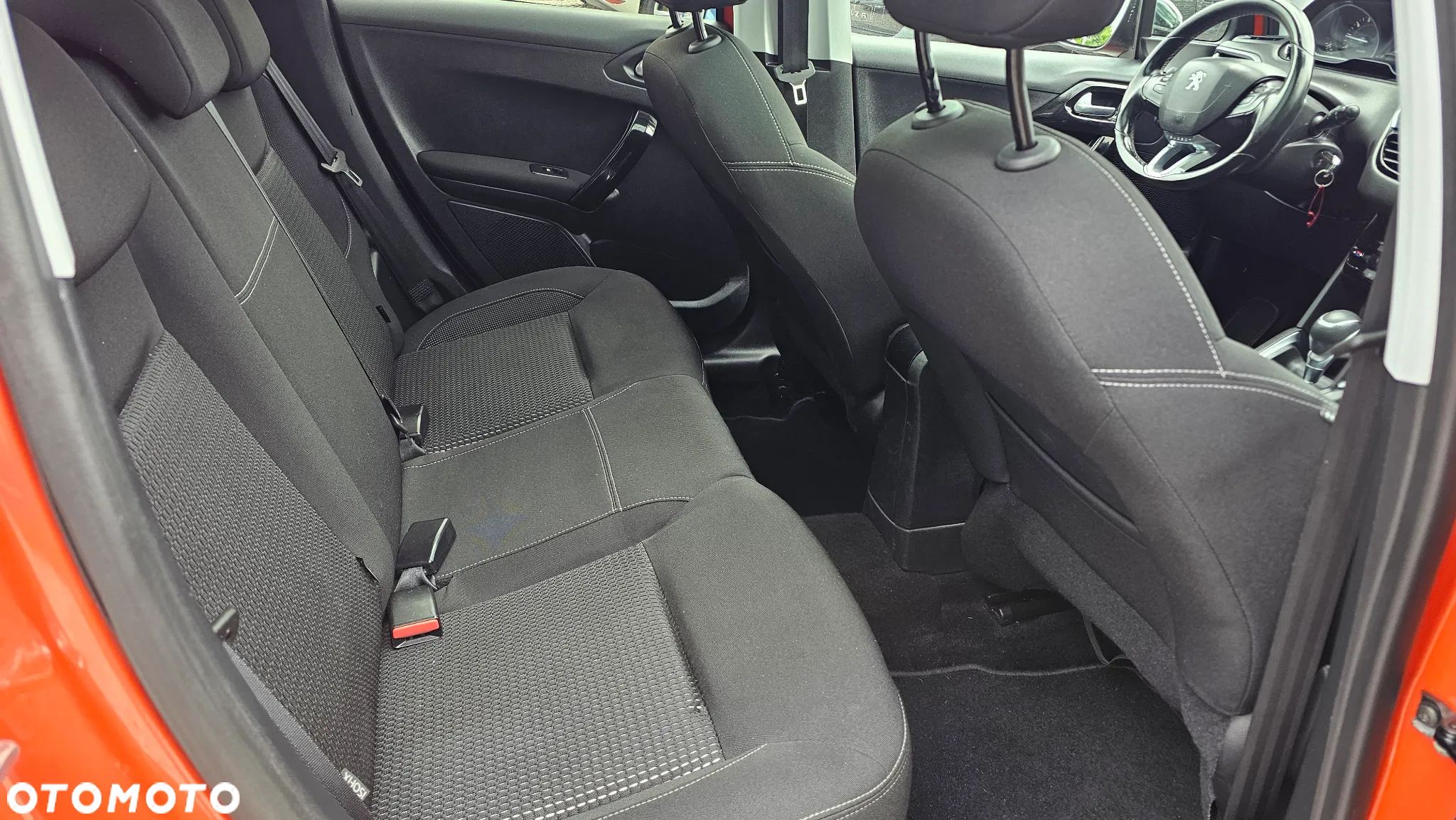 Peugeot 208 1.2 PureTech Allure S&S EAT6 - 14
