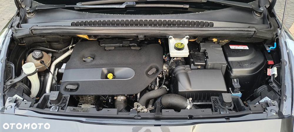 Peugeot 5008 2.0 HDi Allure - 40