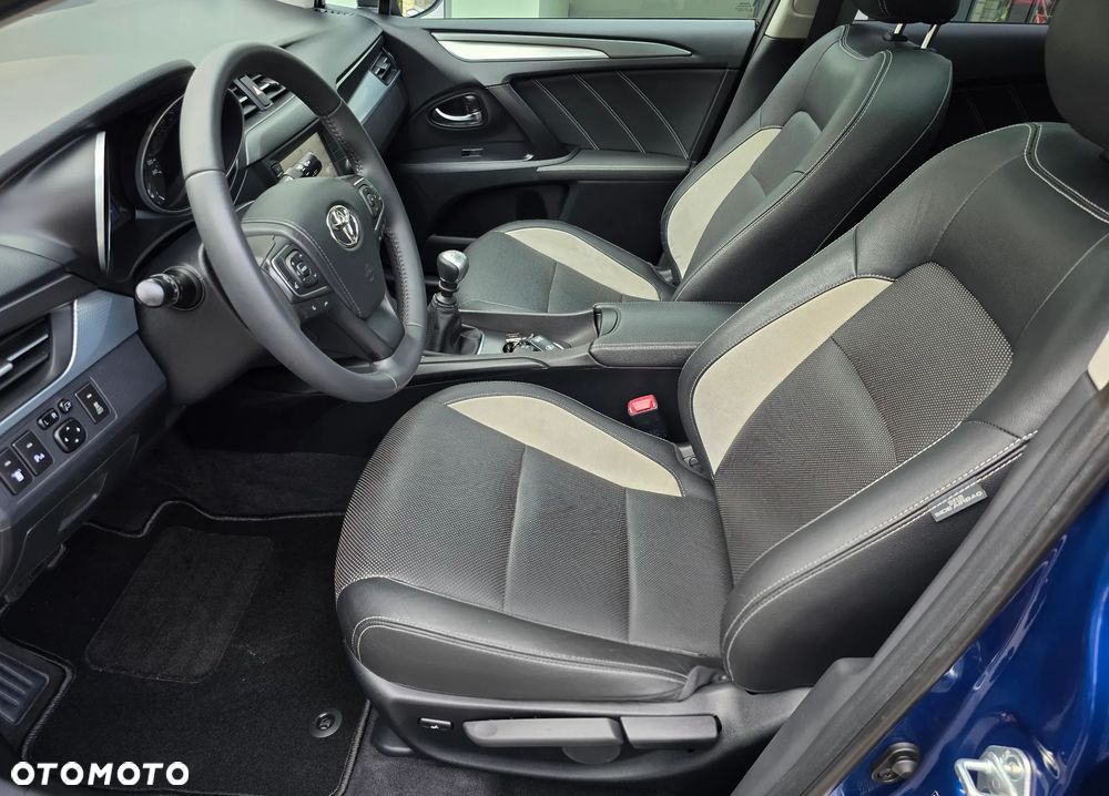 Toyota Avensis 1.8 Prestige - 18