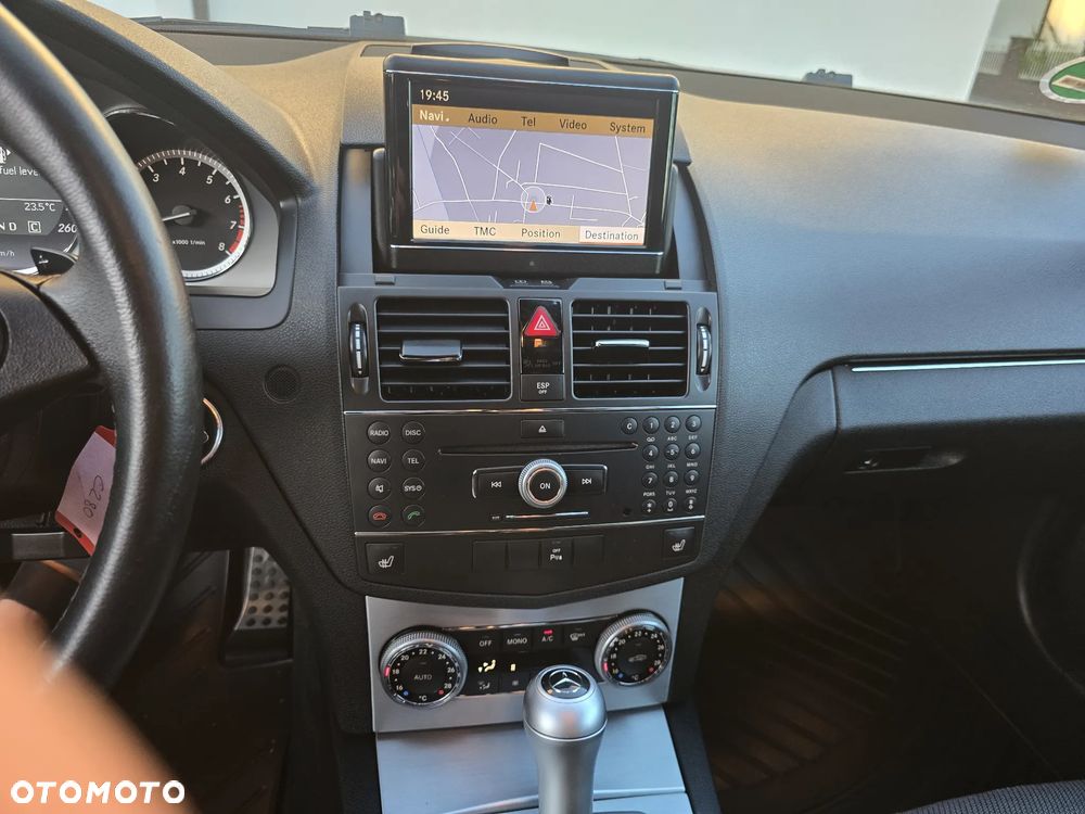 Mercedes-Benz Klasa C 300 7G-TRONIC Avantgarde - 17