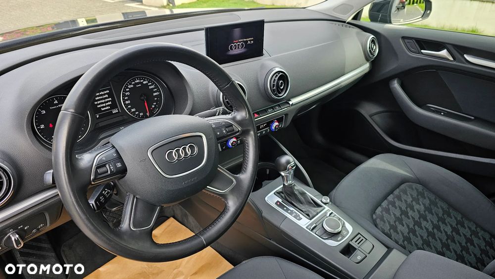 Audi A3 Sportback 2.0 TDI S tronic - 11