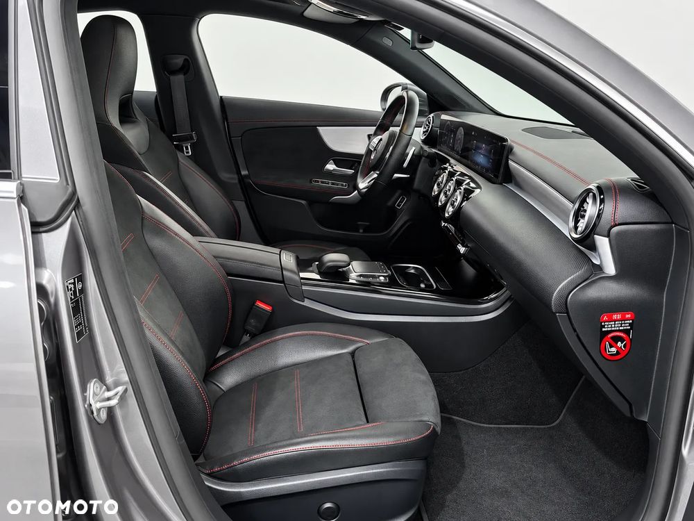Mercedes-Benz CLA 250 4-Matic AMG Line 7G-DCT - 18