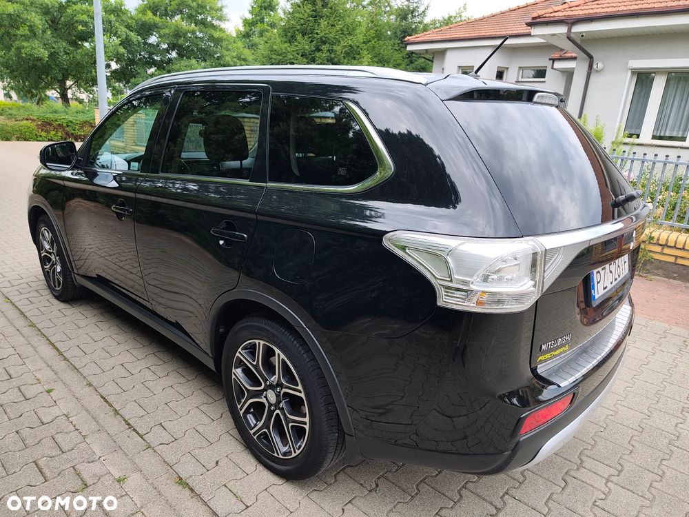 Mitsubishi Outlander 2.2 DID Intense + 4WD - 8