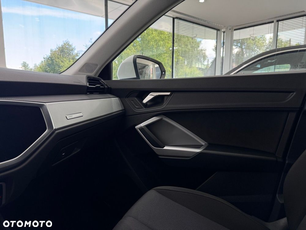 Audi Q3 Sportback - 28