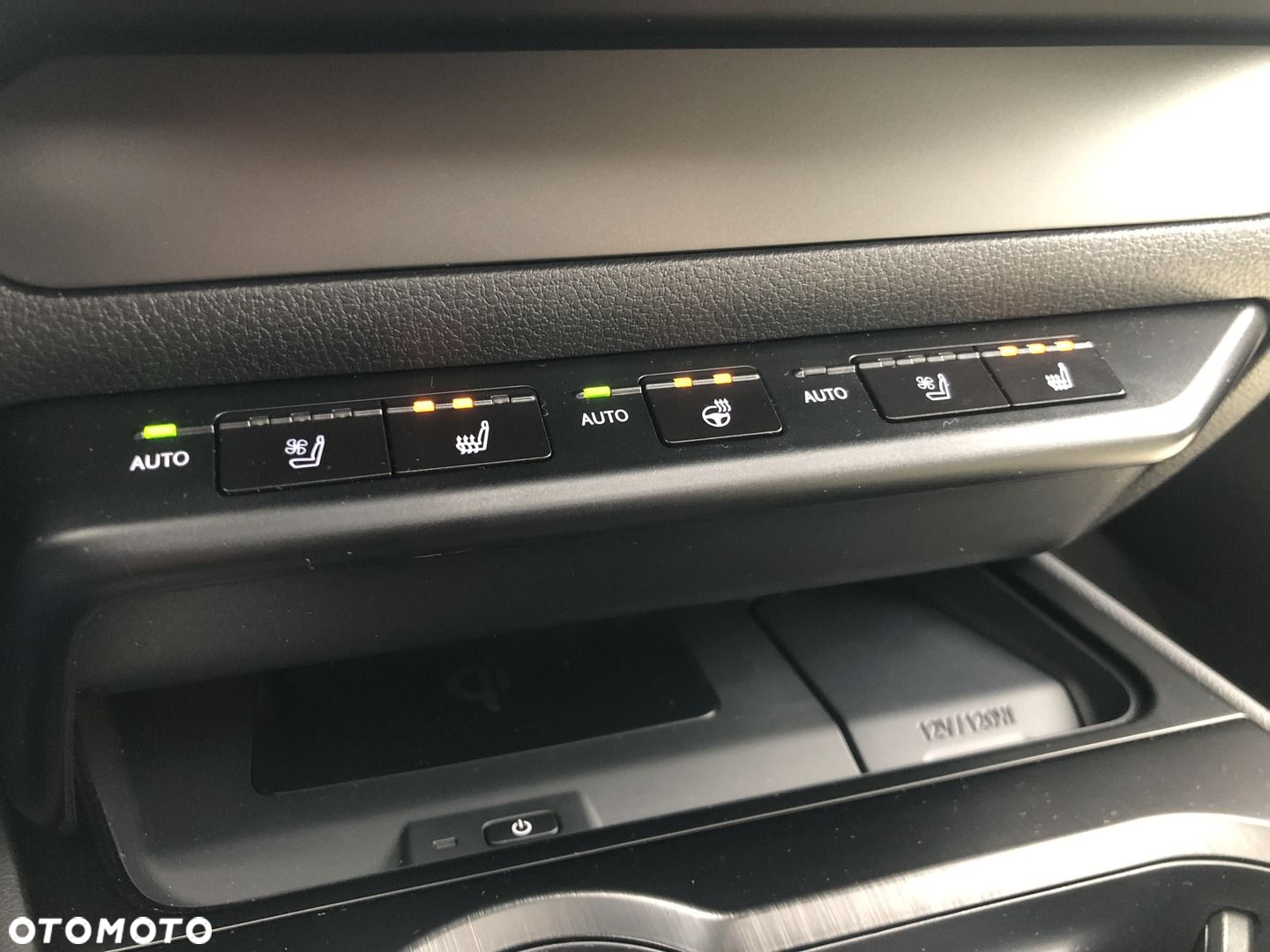 Lexus UX - 21