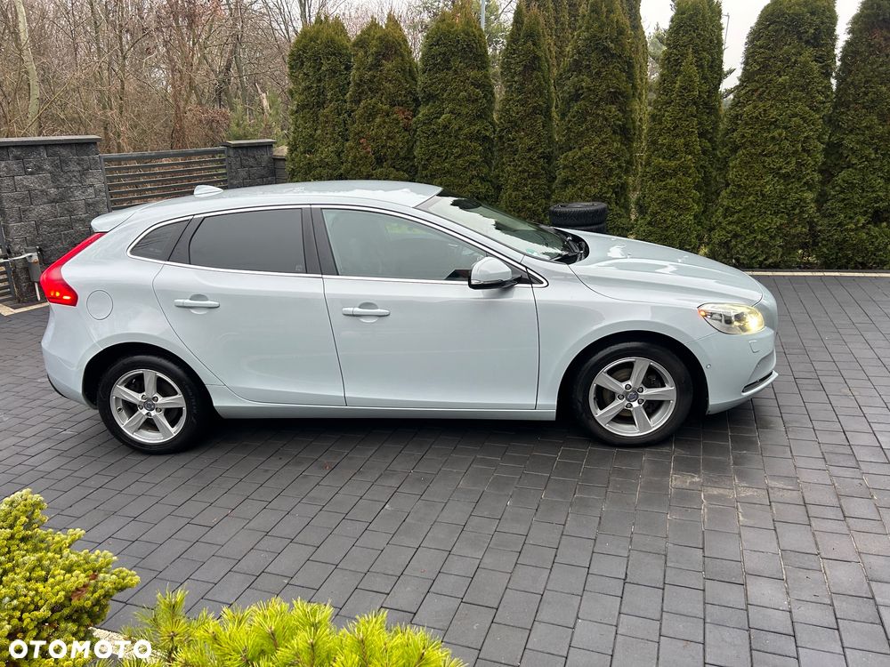 Volvo V40 D2 Momentum - 3