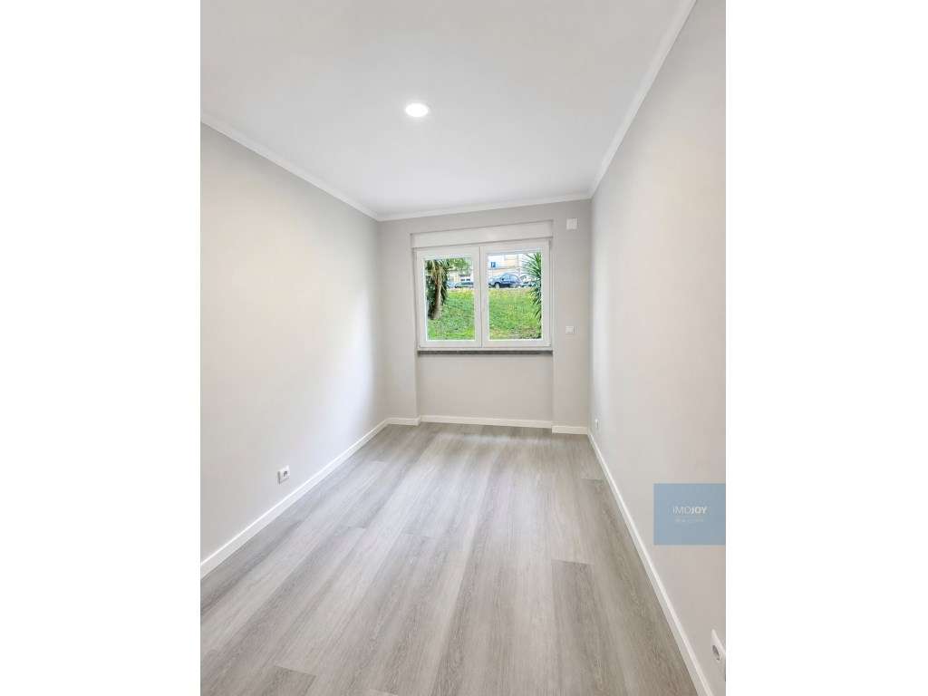 Apartamento T2 Remodelado em Benfica - Grande imagem: 5/25
