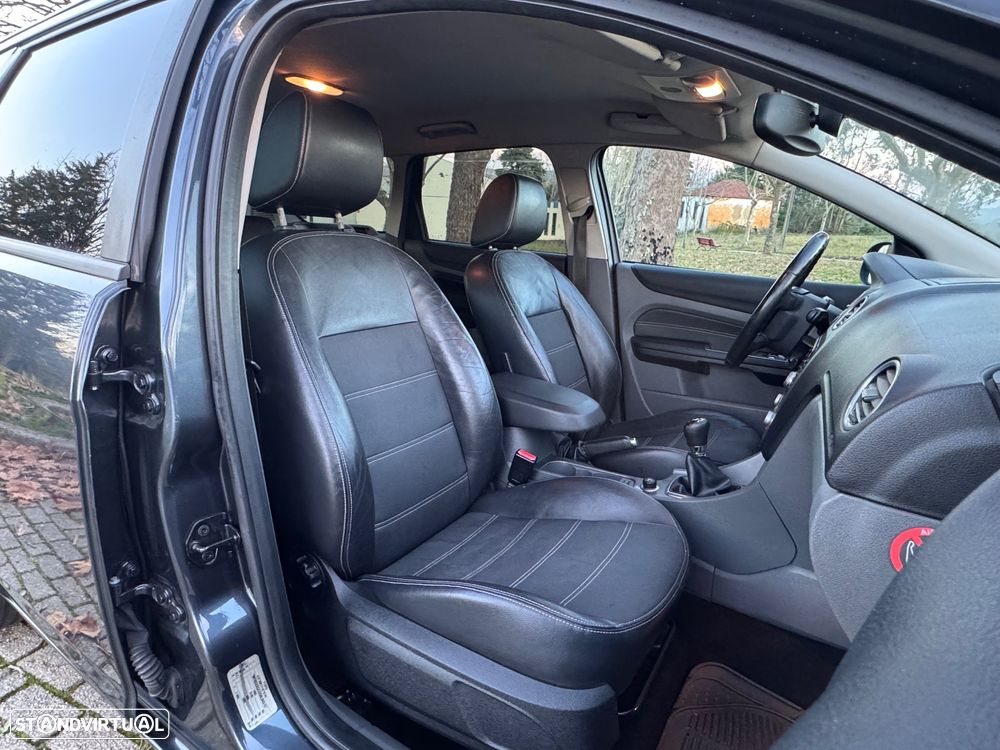 Ford Focus SW 1.6 TDCi Titanium 17 - 19