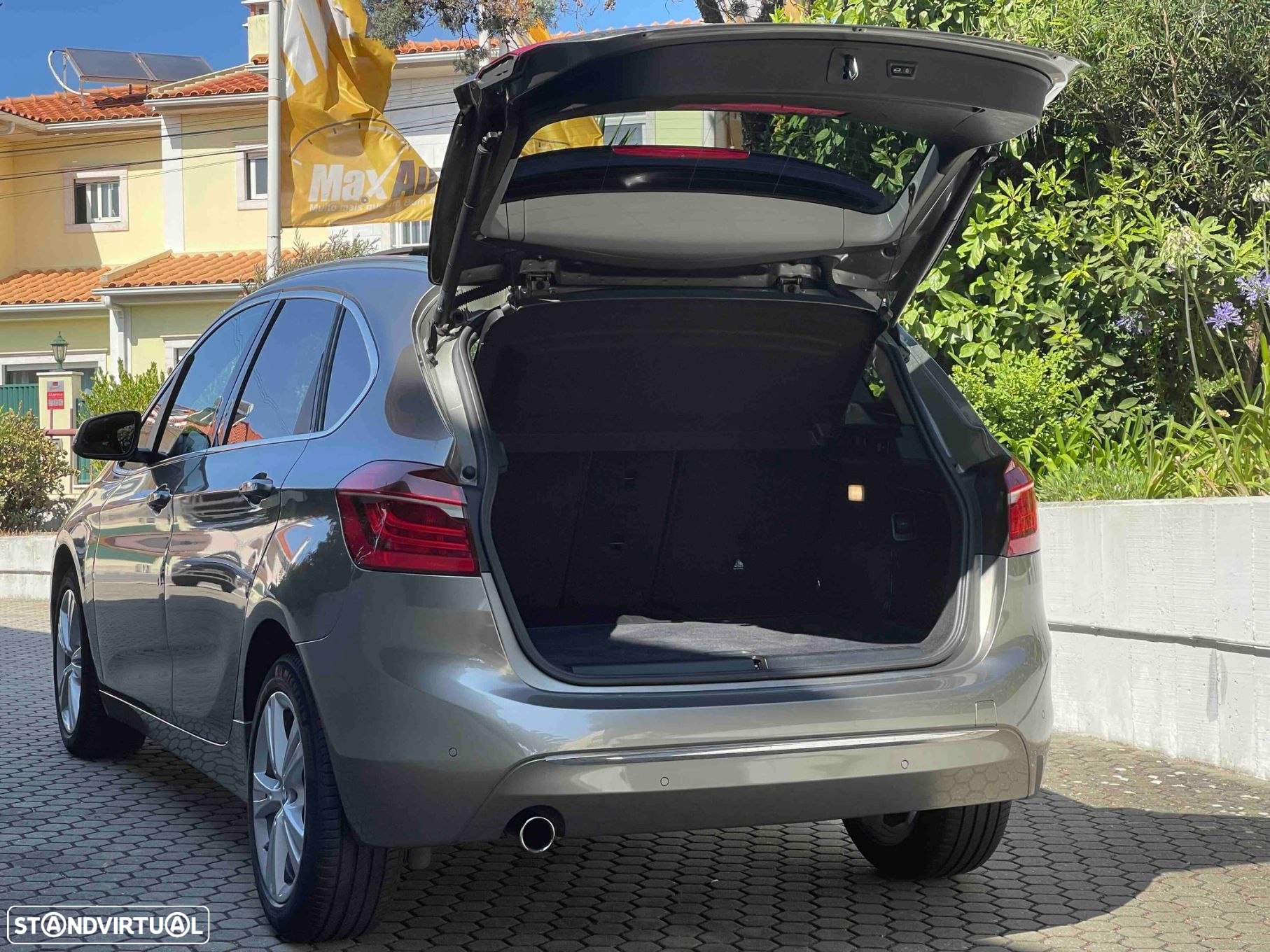 BMW 218 Active Tourer d Line Luxury Auto - 27