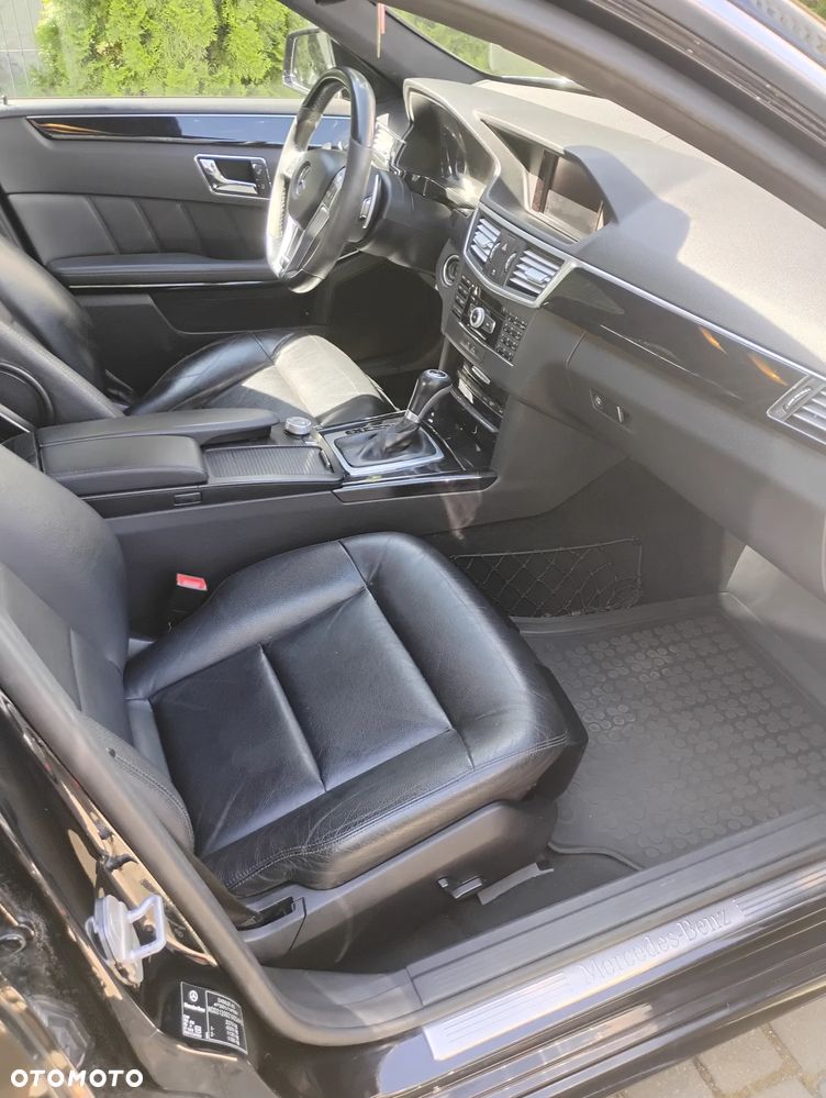 Mercedes-Benz Klasa E 220 CDI DPF BlueEFFICIENCY Automatik Avantgarde - 15