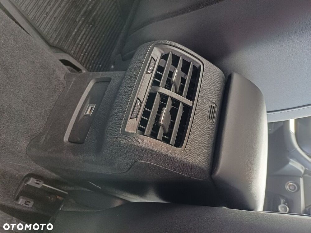 Citroën C4X 1.2 PureTech Max S&S EAT8 - 26
