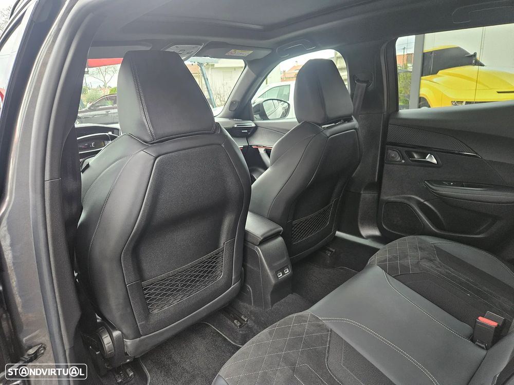 Peugeot 2008 1.2 PureTech GT EAT8 - 15