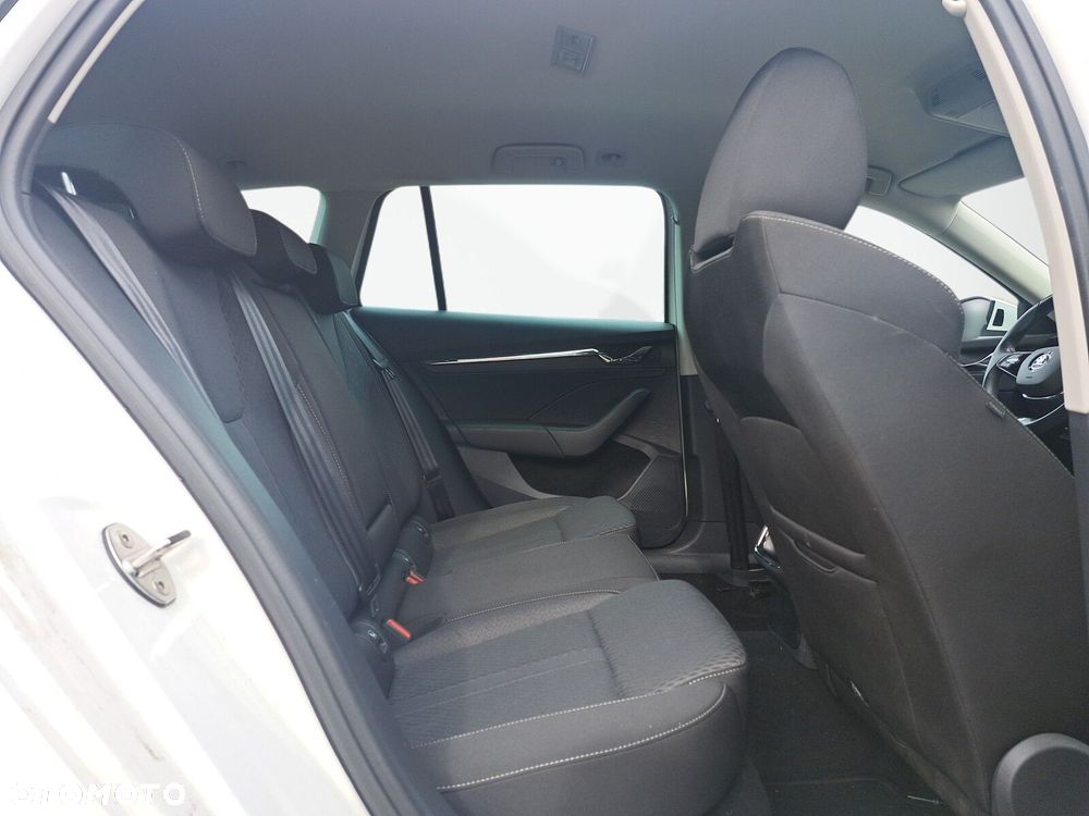 Skoda Octavia 2.0 TDI SCR Style DSG - 27