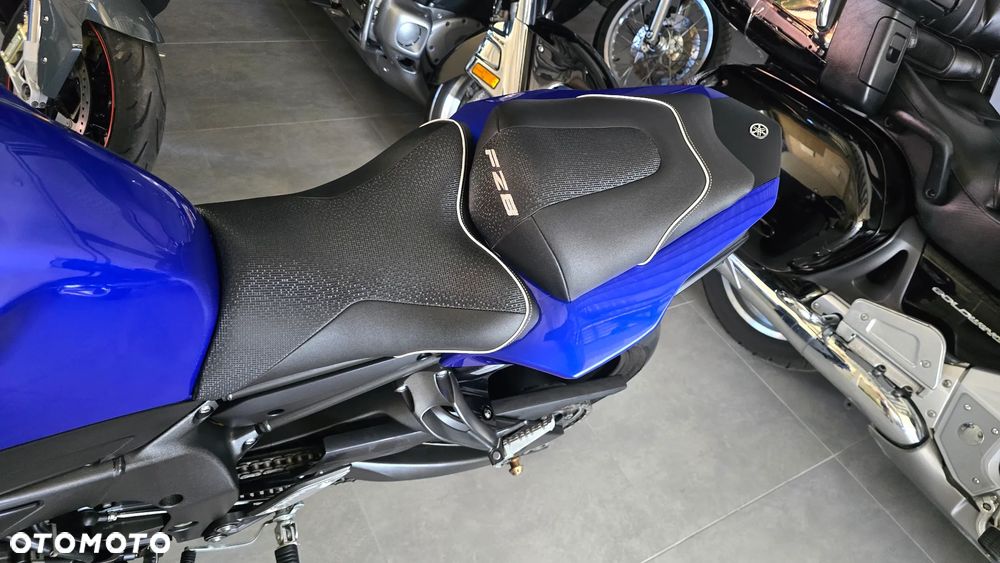 Yamaha FZ8 - 16