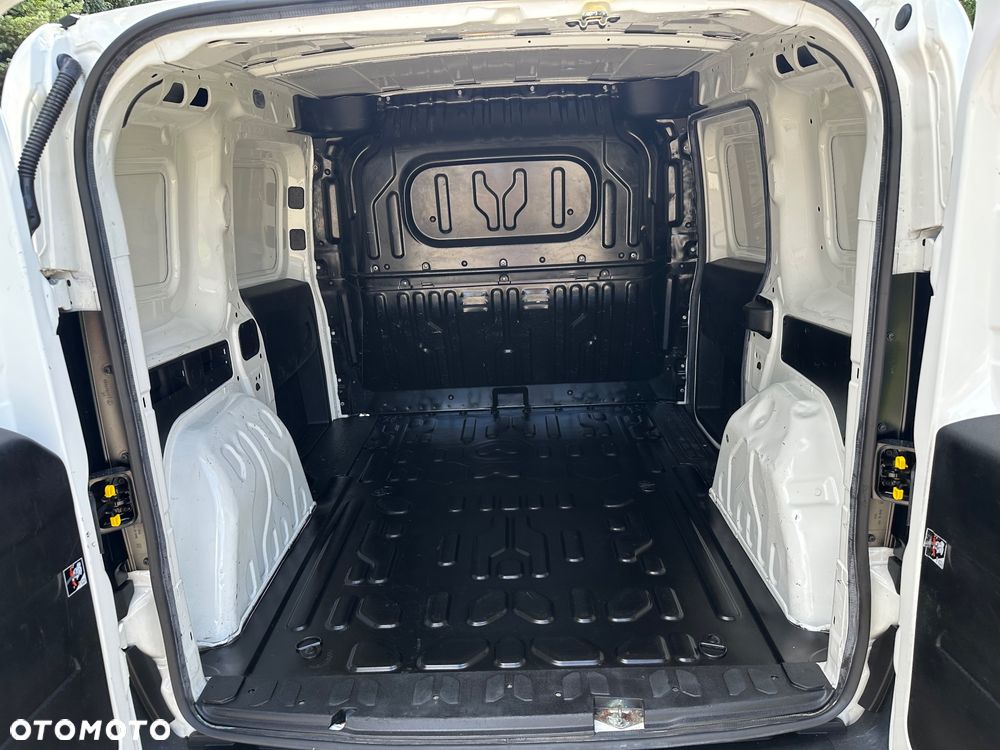 Opel COMBO - 18