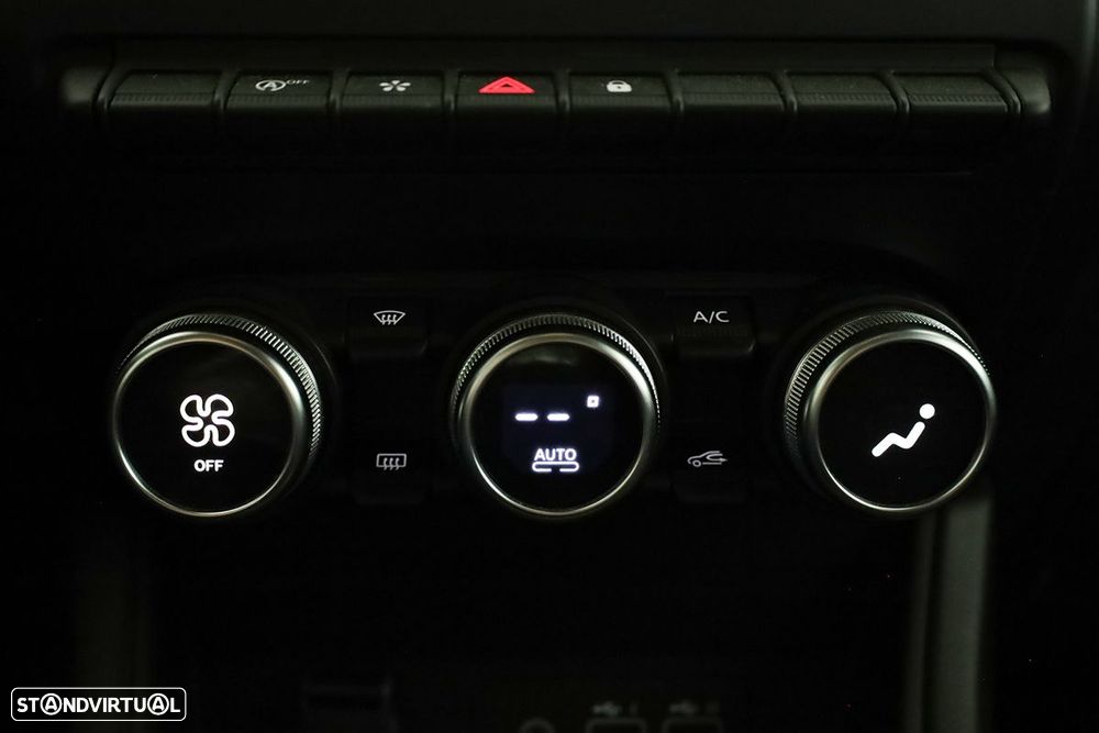 Renault Captur 1.0 TCe Techno Bi-Fuel - 11