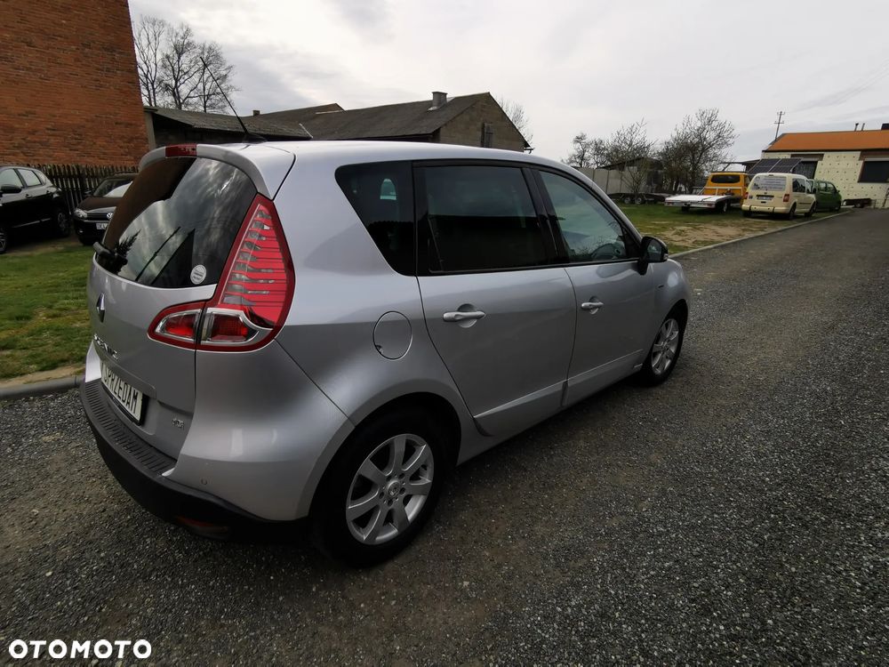 Renault Scenic 1.9 dCi Confort Privilege - 8