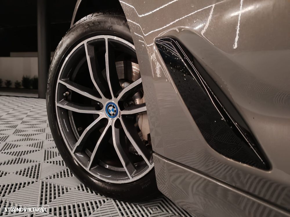 BMW 520 e Pack M - 9