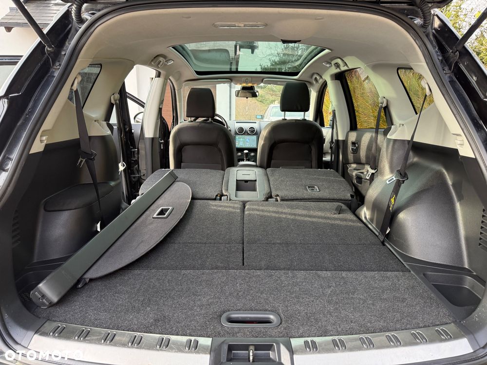 Nissan Qashqai+2 2.0 Tekna - 8