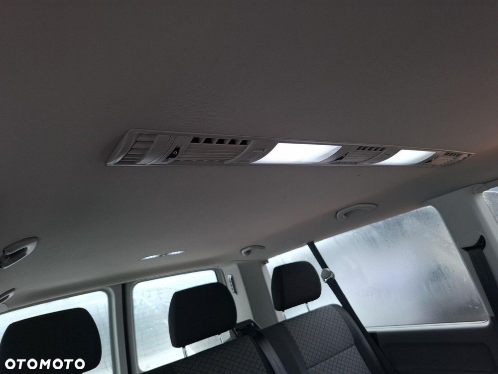 Volkswagen Transporter CARAVELLE 2.0 TDI 110KM - 26