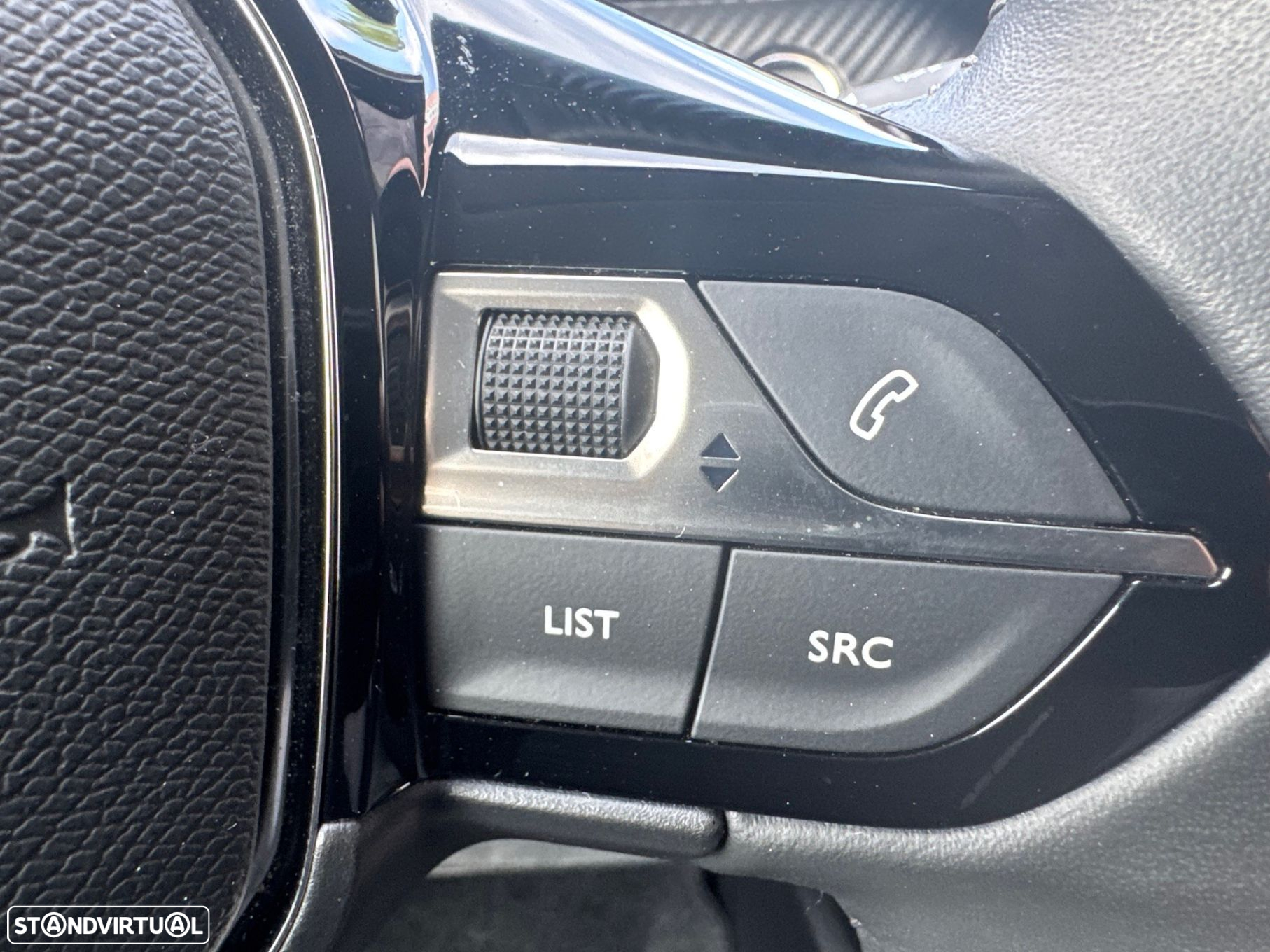 Peugeot e-208 50 kWh Allure - 24