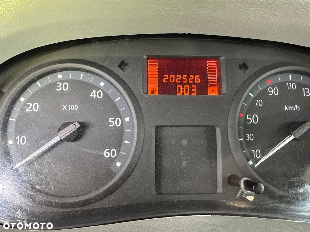 Nissan Primaster - 9