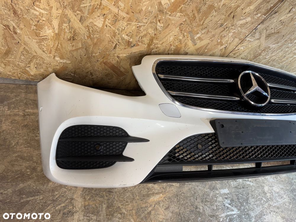 Zderzak przód AMG żaluzja belka czołowa Mercedes e klasa 213 AMG - 2