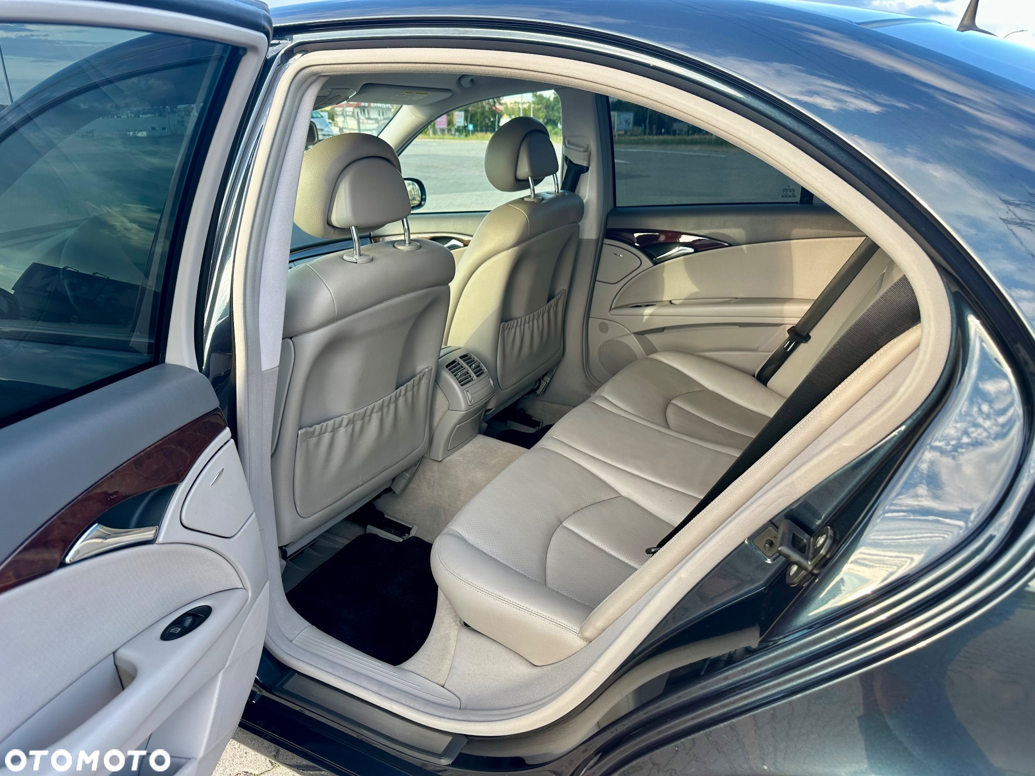Mercedes-Benz Klasa E 200 CDI Classic - 30