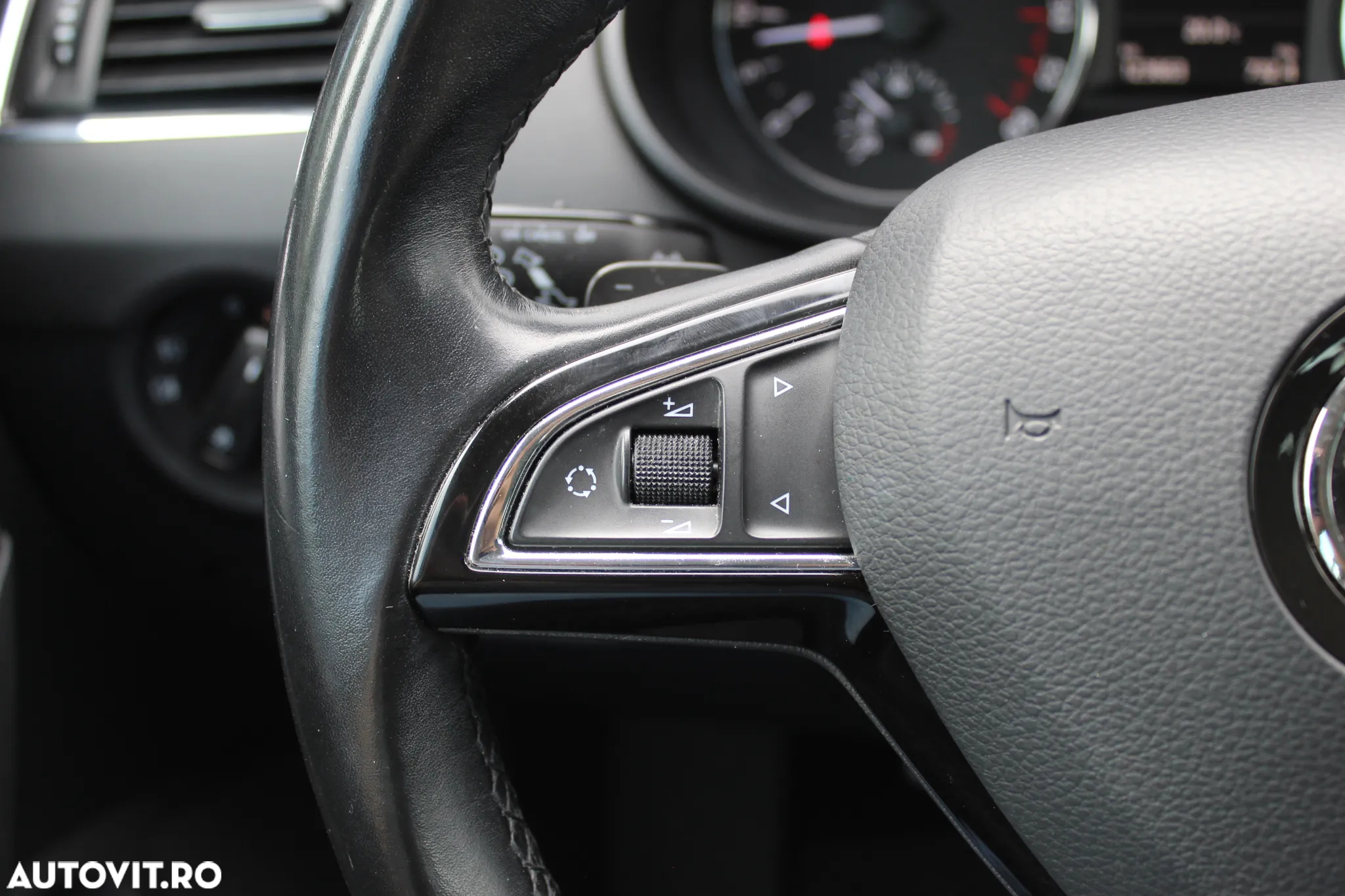 Skoda Octavia 2.0 TDI ELEGANCE DSG - 17