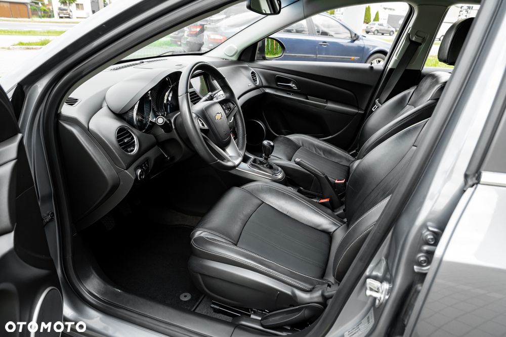 Chevrolet Cruze 1.4 T LT - 16