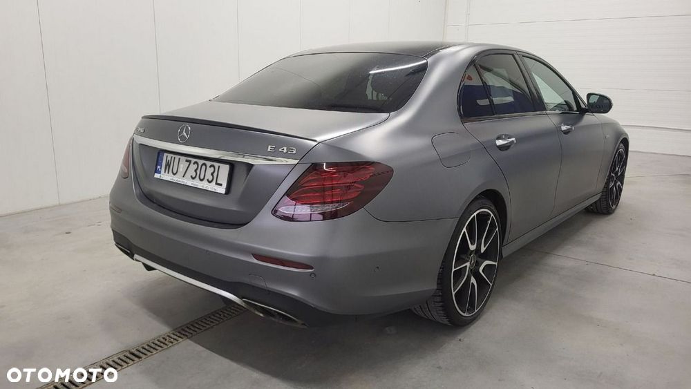Mercedes-Benz Klasa E - 6