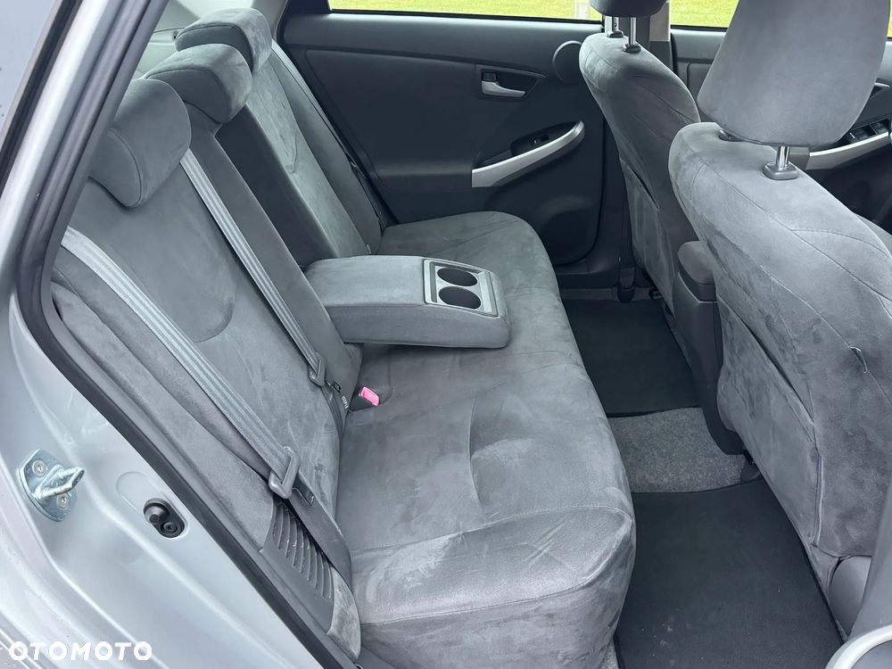 Toyota Prius (Hybrid) Comfort - 18