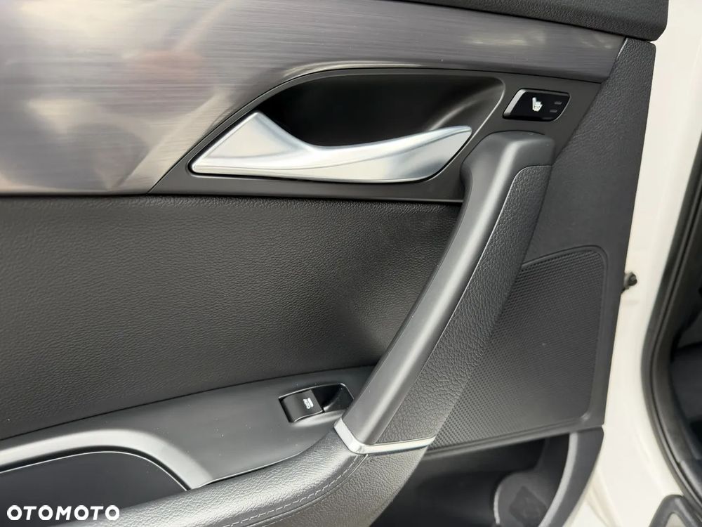 Hyundai i40 Kombi blue 1.7 CRDi DCT Premium - 25