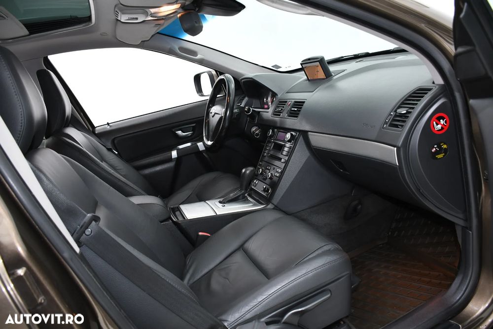 Volvo XC 90 D5 AWD Geartonic Summum - 8