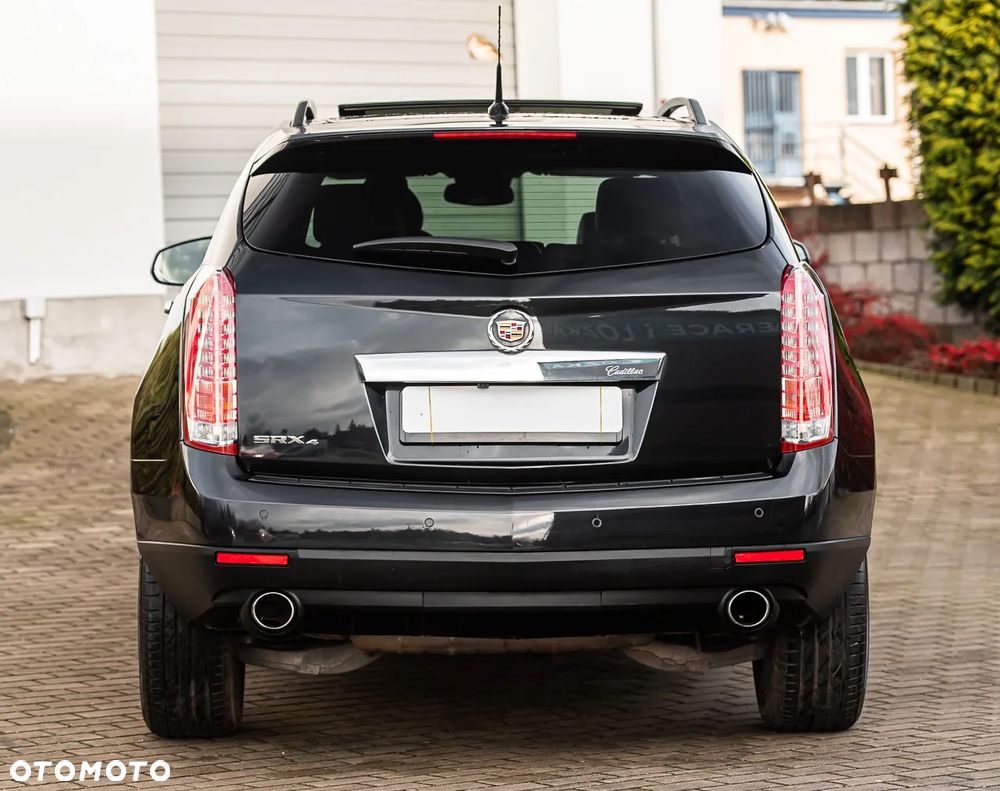 Cadillac SRX - 11