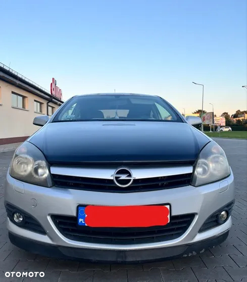 Opel Astra III GTC 1.6 Cosmo - 11
